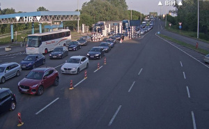 Foto: BIHAMK / Gužve na granici