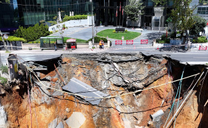 Foto: AA / Urušena cesta u Istanbulu