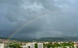 Foto: Čitatelj / Duga iznad Sarajeva