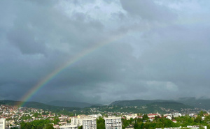 Foto: Čitatelj / Duga iznad Sarajeva