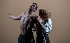 Foto: Velija Hasanbegović / Predstava 'Marlene Dietrich: pet tačaka optužnice'