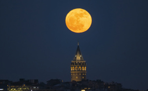 Foto: AA / Pun mjesec nad Istanbulom