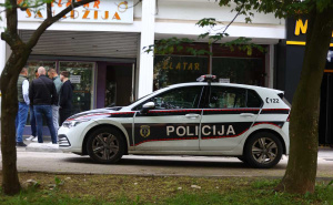 Foto: Dž.K. / Radiosarajevo.ba / Razvaljeni bankomat na Alipašinom polju