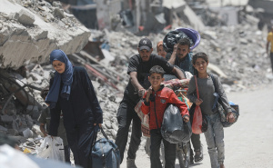 FOTO: AA / Palestinci napuštaju svoje domove nakon intenziviranih izraelskih napada na sjeveru Gaze