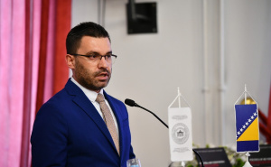 Foto: A. K. / Radiosarajevo.ba / Promovisana publikacija Politika revizionizma:  Negiranje zločina i genocida u BiH 1992-2025