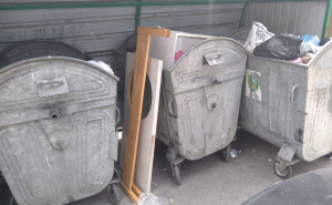 FOTO: Čitatelj / Kontejneri u naselju Nova Otoka