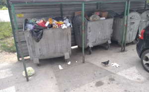 FOTO: Čitatelj / Kontejneri u naselju Nova Otoka