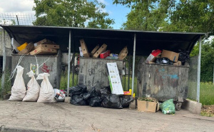 FOTO: Čitatelj / Kontejneri u ulici Adija Mulabegovića