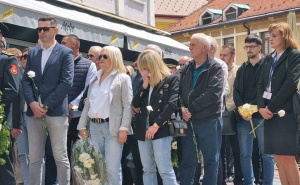 Foto: FENA / Obilježena godišnjica masakra na Tuzlanskoj kapiji