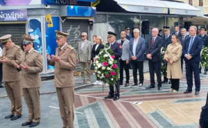 Foto: FENA / Obilježena godišnjica masakra na Tuzlanskoj kapiji