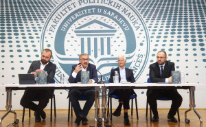 Foto: Dž. K. / Radiosarajevo.ba / Promocija knjige "Kako sačuvati Bosnu - Politički testament akademika Muhameda Filipovića" novinara Faruka Vele