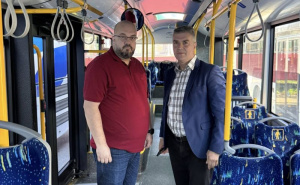 Foto: Vlada KS / Gras nabavio 10 Solaris solo autobusa