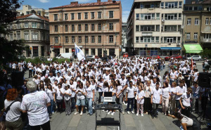 Foto: Dž.K. / Radiosarajevo.ba / Maturanti ispred NPS