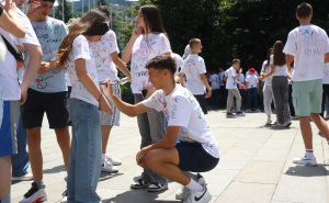 Foto: Dž.K. / Radiosarajevo.ba / Maturanti ispred NPS