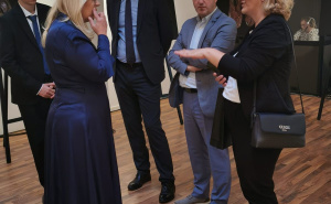 Foto: Press / Izložba “Mrtvare” i predstavljanje prve poštanske marke povodom 30. godišnjice genocida u Srebrenici