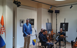 Foto: Press / Izložba “Mrtvare” i predstavljanje prve poštanske marke povodom 30. godišnjice genocida u Srebrenici