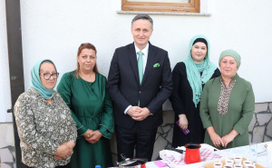 Foto: Kabinet Denisa Bećirovića / Denis Bećirović u Prijedoru dočekao Kurban-Bajram