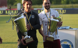 Foto: Instagram / Velkoski i Uščuplić s trofejom Kupa BiH