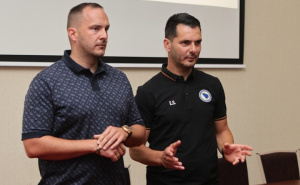 Foto: NFSBiH / Reprezentativci sa Vicom Zeljkovićem