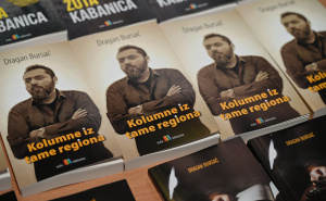 Foto: N. G. / Radiosarajevo.ba / Promovisana knjiga "Kolumne iz tame regiona" Dragana Bursaća