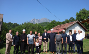 Foto: Press / Bećirović razgovarao s mještanima Tjentišta