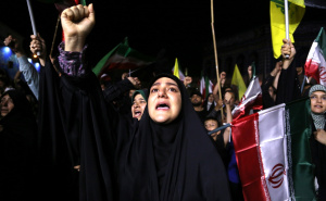 FOTO: AA / Građani Teherana na trgovima slave iranske napade na Izrael