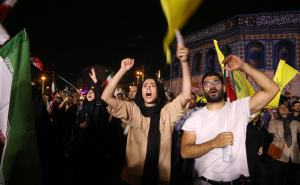 FOTO: AA / Građani Teherana na trgovima slave iranske napade na Izrael