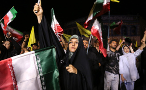 FOTO: AA / Građani Teherana na trgovima slave iranske napade na Izrael