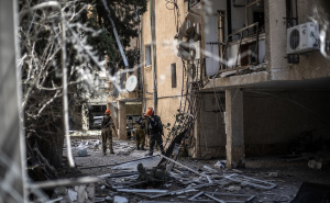 Foto: AA / Iranski raketni napad uzrokovao veliku štetu na zgradama u Ramat Ganu kod Tel Aviva
