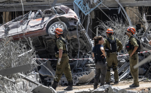 Foto: AA / Iranski raketni napad uzrokovao veliku štetu na zgradama u Ramat Ganu kod Tel Aviva