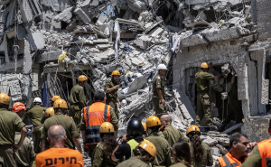 Foto: AA / Iranski napadi na Izrael nanijeli veliku štetu u gradu Rishon LeZion
