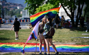 A. K. / Radiosarajevo.ba / Okupljanje pred povorku, LGBT Sarajevo