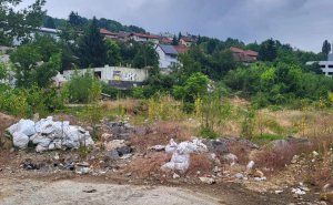 Foto: Općina  Centar / Čišćenje divlje deponije u Ulici Halida Kajtaza