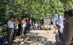 Foto: Općina Centar Sarajevo / Odata počast ubijenim borcima na Skakavcu