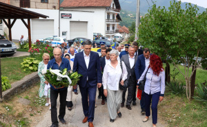 Foto: Kabinet Denisa Bećirovića / Komemoracija u Višegradu povodom 33. godišnjice zločina "Živa lomača"