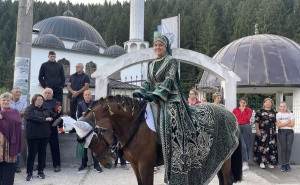 Foto: MINA / Konjanici krenuli s Karaule