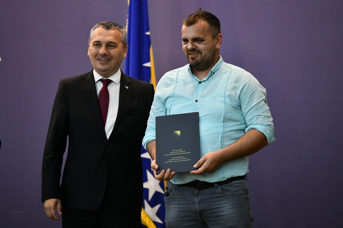 Potpisani ugovori za zapošljavanje u nerazvijenim područjima