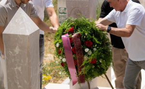 Foto: FK Sarajevo / Delegacija na mezaru Musemića