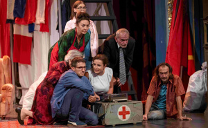 Foto: Velija Hasanbegović, NPS  / Scena iz predstave Konačari