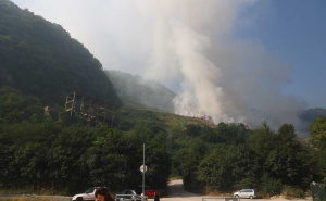 Foto: Dž. K. / Radiosarajevo.ba / Gori deponija na Krupačkim stijenama