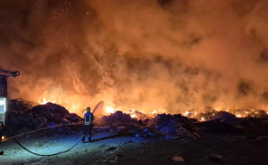 Foto: Vatrogasna jedinica Istočno Sarajevo / Požar na deponiji