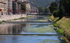 Foto: Dž. K. / Radiosarajevo.ba / Miljacka, visoke temperature