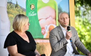 Foto: A. K. / Radiosarajevo.ba / Perutnini Ptuj uručen certifikat 'uzgojeno bez upotrebe antibiotika'