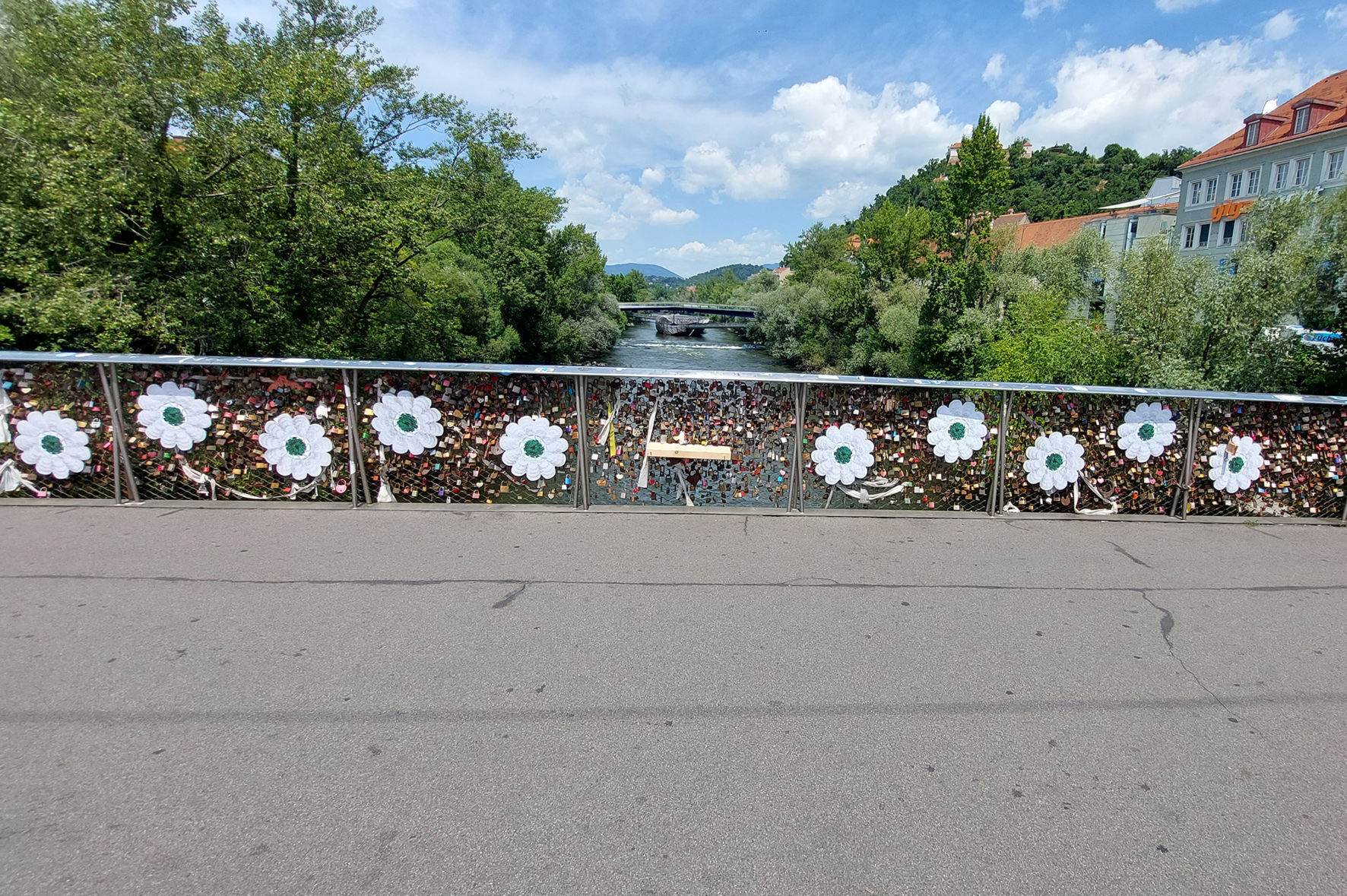 U Grazu spomenik posvećen žrtvama genocida u Srebrenici