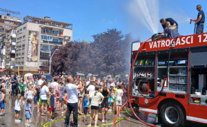 Foto: PVJ Zenica / Vatrogasci u Zenici zabavljaju mališane