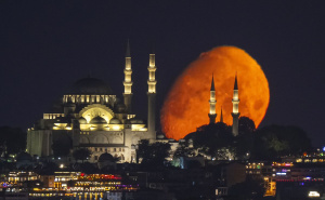 FOTO: AA / Pun mjesec iznad Suleymaniye