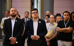 Foto: A.K./Radiosarajevo.ba / Izložba "Marame sjećanja" u Vijećnici