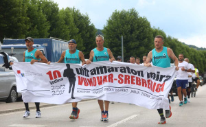 Foto: Dž.K. / Radiosarajevo.ba / Vukovarski maratonci stigli u Potočare