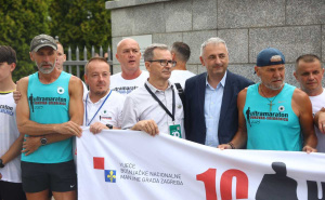Foto: Dž.K. / Radiosarajevo.ba / Vukovarski maratonci stigli u Potočare