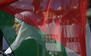 Foto: N. G. / Radiosarajevo.ba / Održana mirna šetnja "Jučer Srebrenica – Danas Gaza – Sutra?"